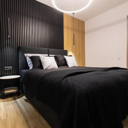 Royalton Apartment *