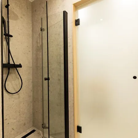 Royalton Apartment *