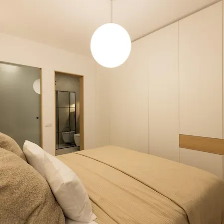 Royalton Apartment *