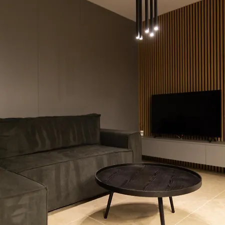 Royalton Apartment *
