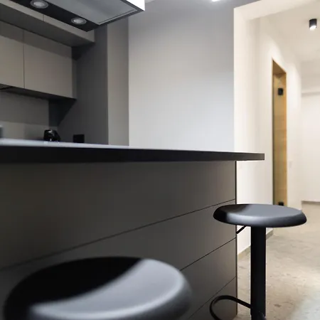 Royalton Apartment *